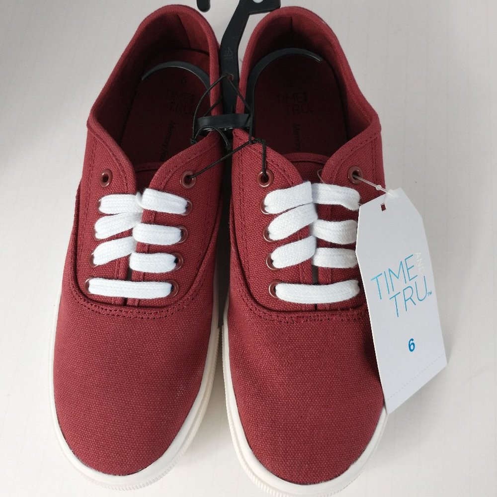 Casual Canvas Upper Women's Shoes Size 6 (USA) Sneakers Wine Color - New